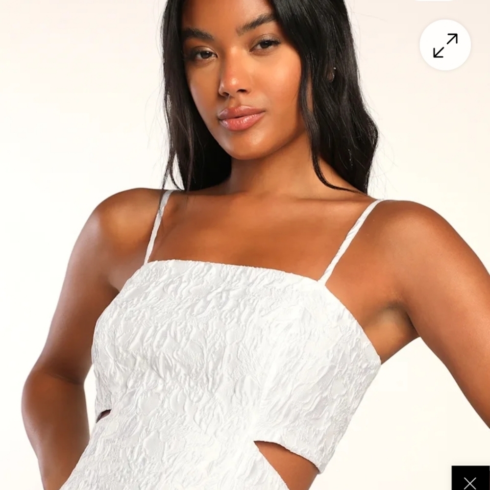 Lulu's White Textured Cutout Mini Dress. Size L. EUC - Picture 4 of 9
